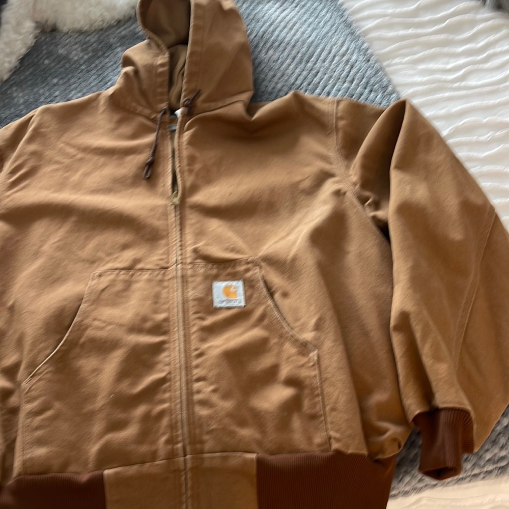 Men’s XL Carhartt jacket.